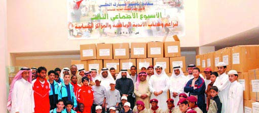 120 كرتونة ملابس وأغذية لضحايا تسونامي