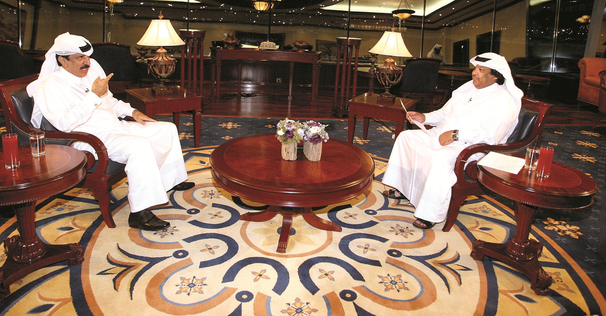 د. خالد الملا يكشف النقاب عن قضايا الشباب