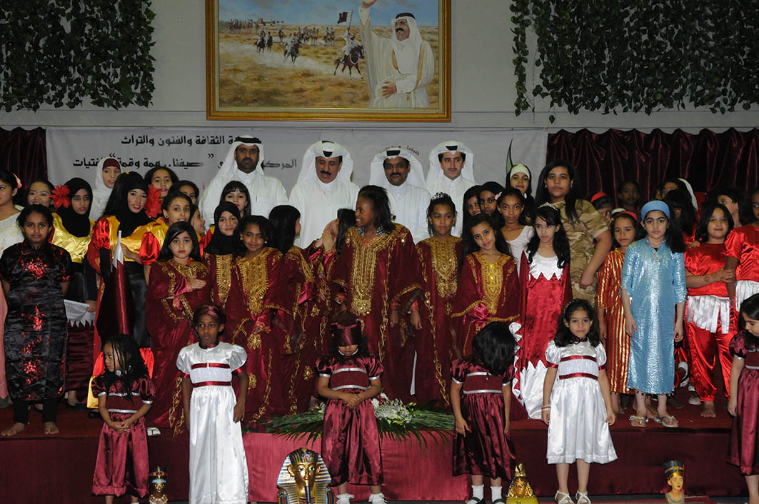 زار  صيفي قطر  وتفقد الأنشطة الرياضية والعلمية.. الملا :