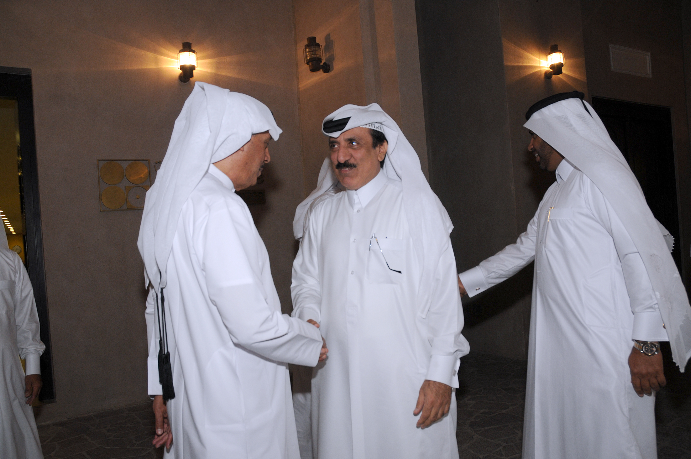 بمشاركة 30 مصورًا